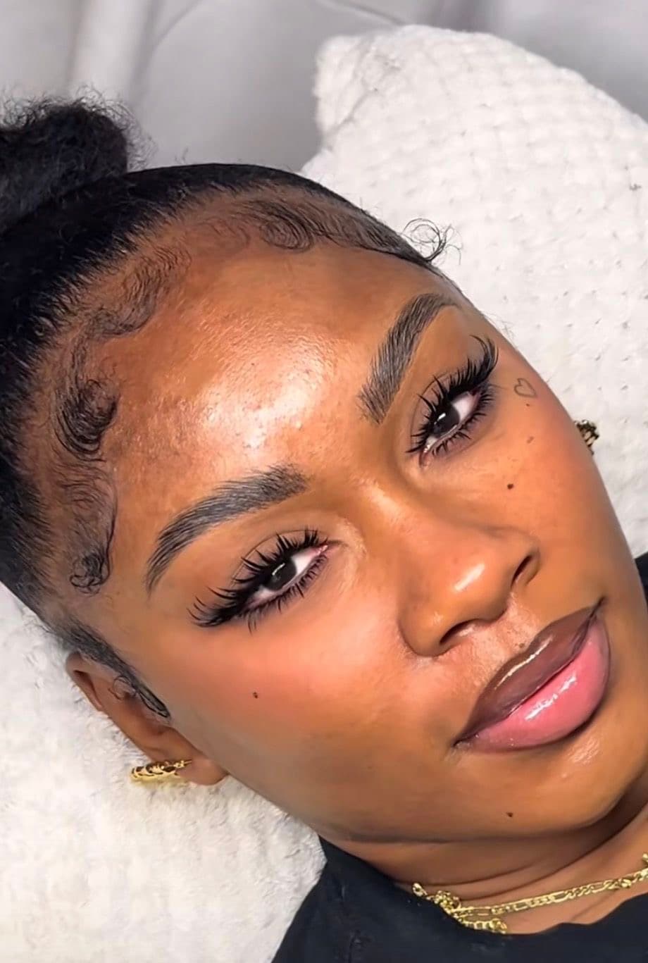 Blink N' Tell Luxe Lab featured lash set
